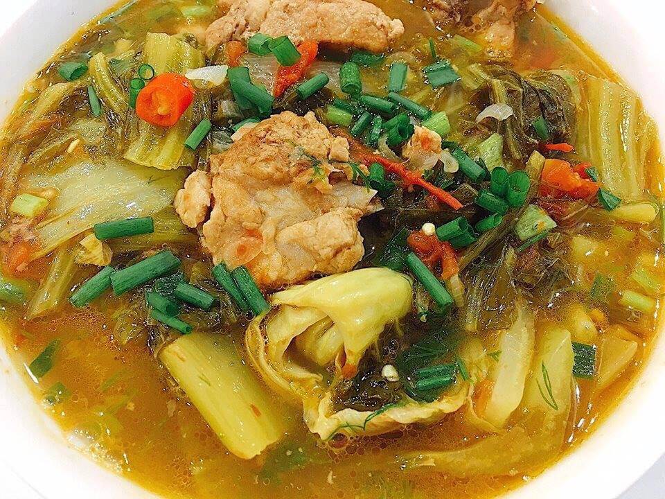 Canh sườn nấu dưa chua