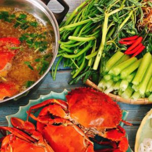 Lẩu cua biển sa tế