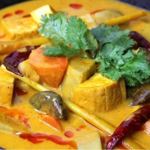 Sườn dê nấu cà ri